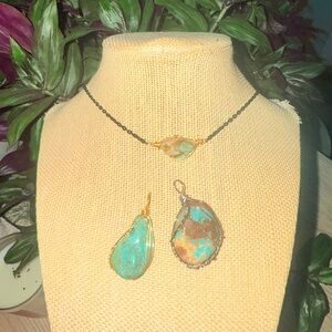 Turquoise and agate crystal jewelry in show